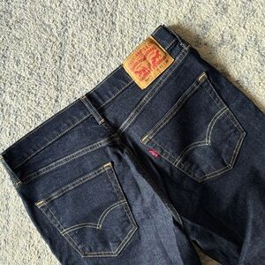 LIKE NEW Levi's Men's Blue Jeans 32”x30”